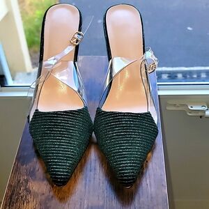NWOT Velvet Green heels size 38
